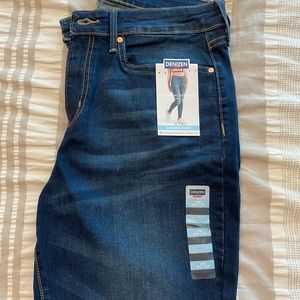 Denizen Levi’s Skinny Jeans